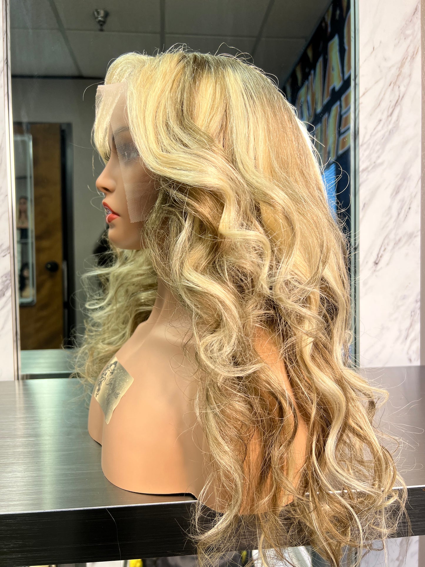 “Ash-Lee” Ash Blonde Highlights Wig